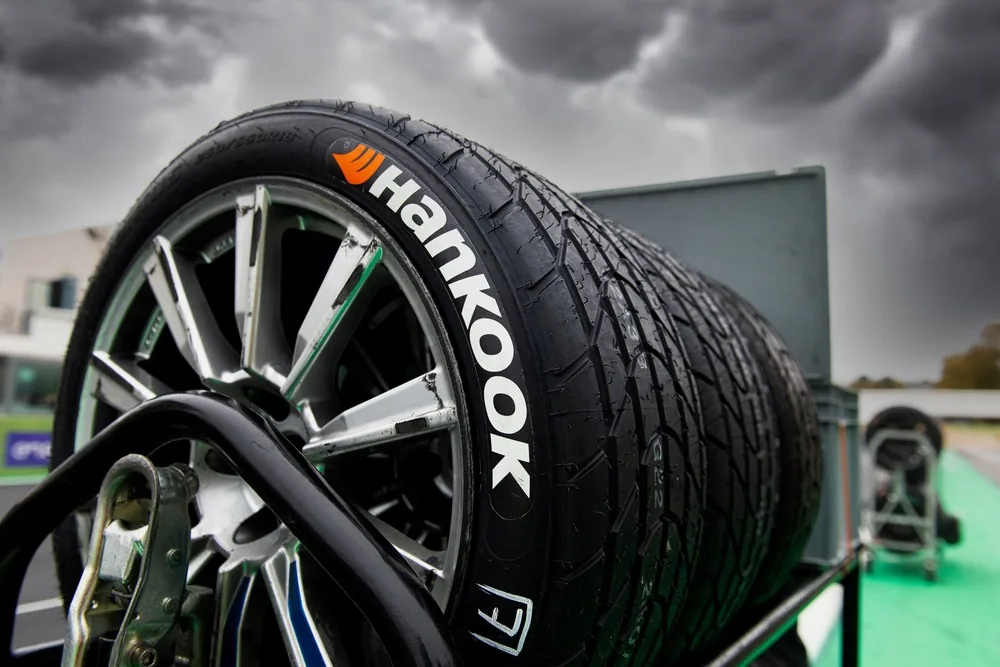 Pneu Hankook présenté en atelier